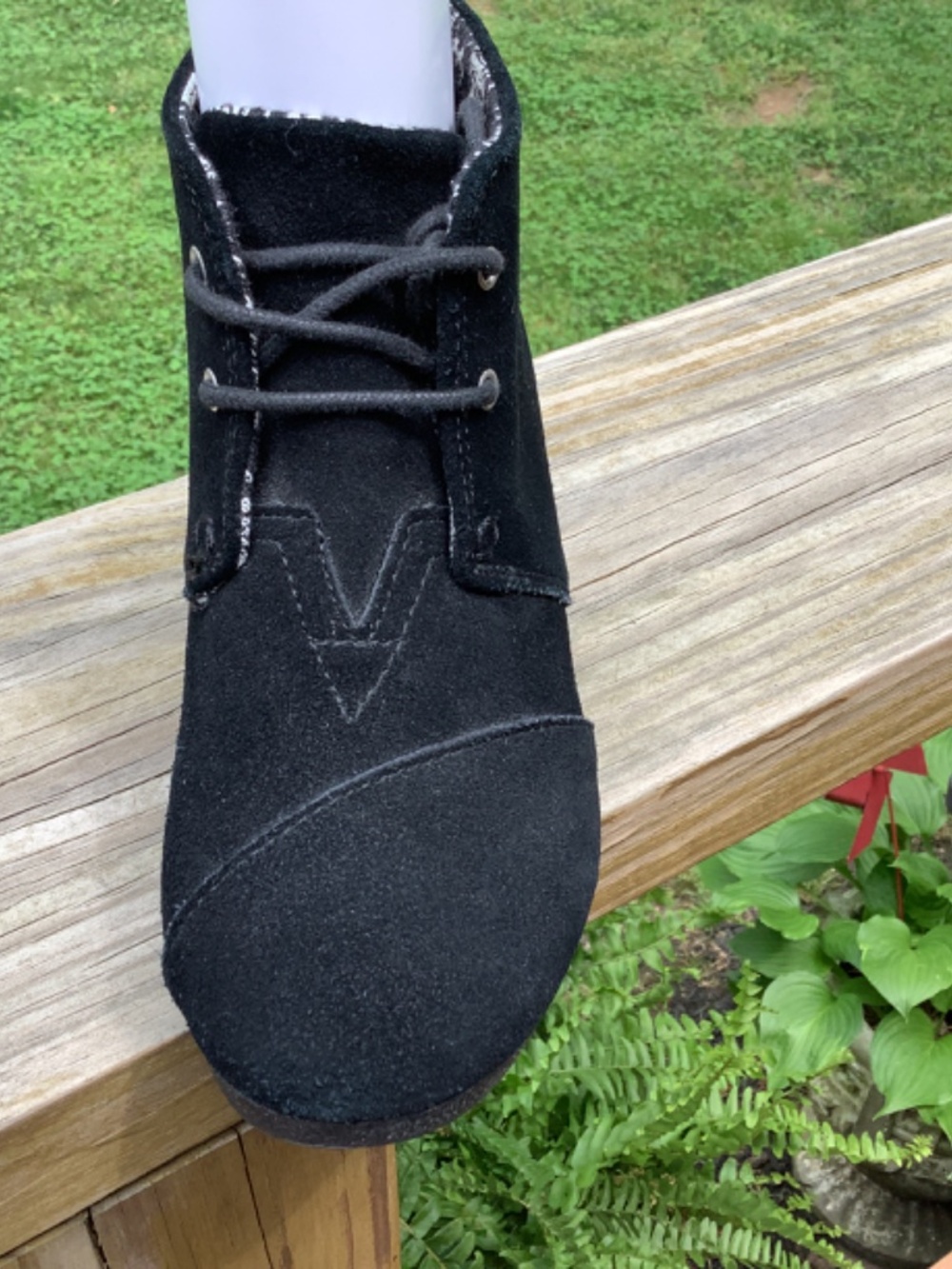 EUC Toms black suede wedge ankle boots sz, 6 - Picture 11 of 12